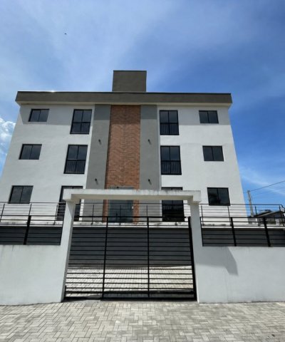 Apartamento com Su�te em Nereu Ramos � Venda