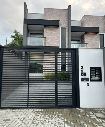 Casa com 2 Su�tes na Ilha da Figueira
