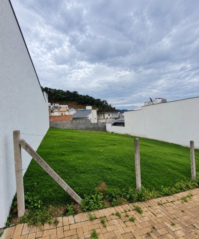 Terreno � venda no bairro Amizade 336 m�