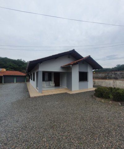 Duas casas em Tr�s Rios do Norte, Jaragu� do Sul 
